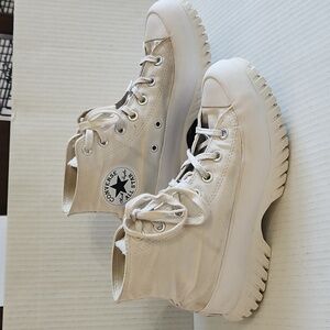 Converse All Stars platform hightops women's size 8